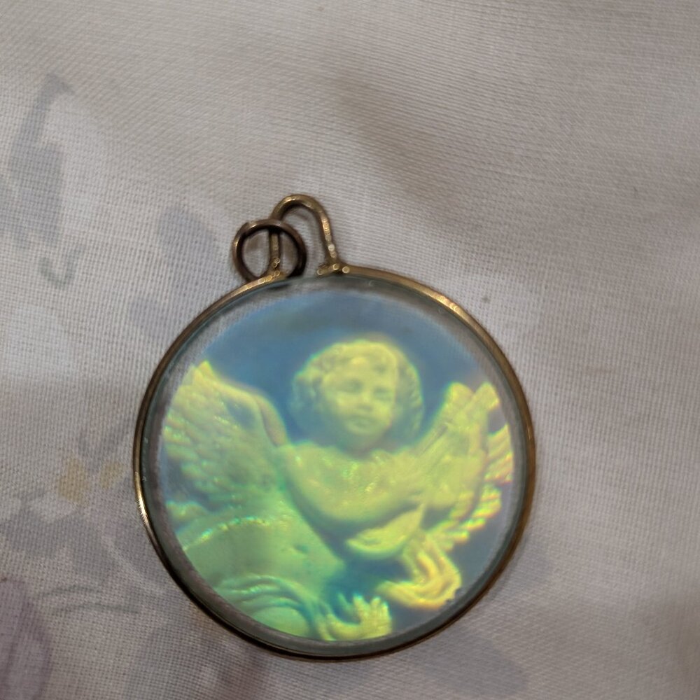 Vintage 3-D Angel Hologram Pendant